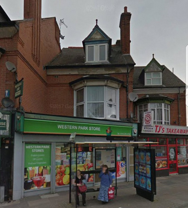 Ảnh: Nổ lớn san phẳng cửa hàng ở Anh, nhiều người bị vùi lấp